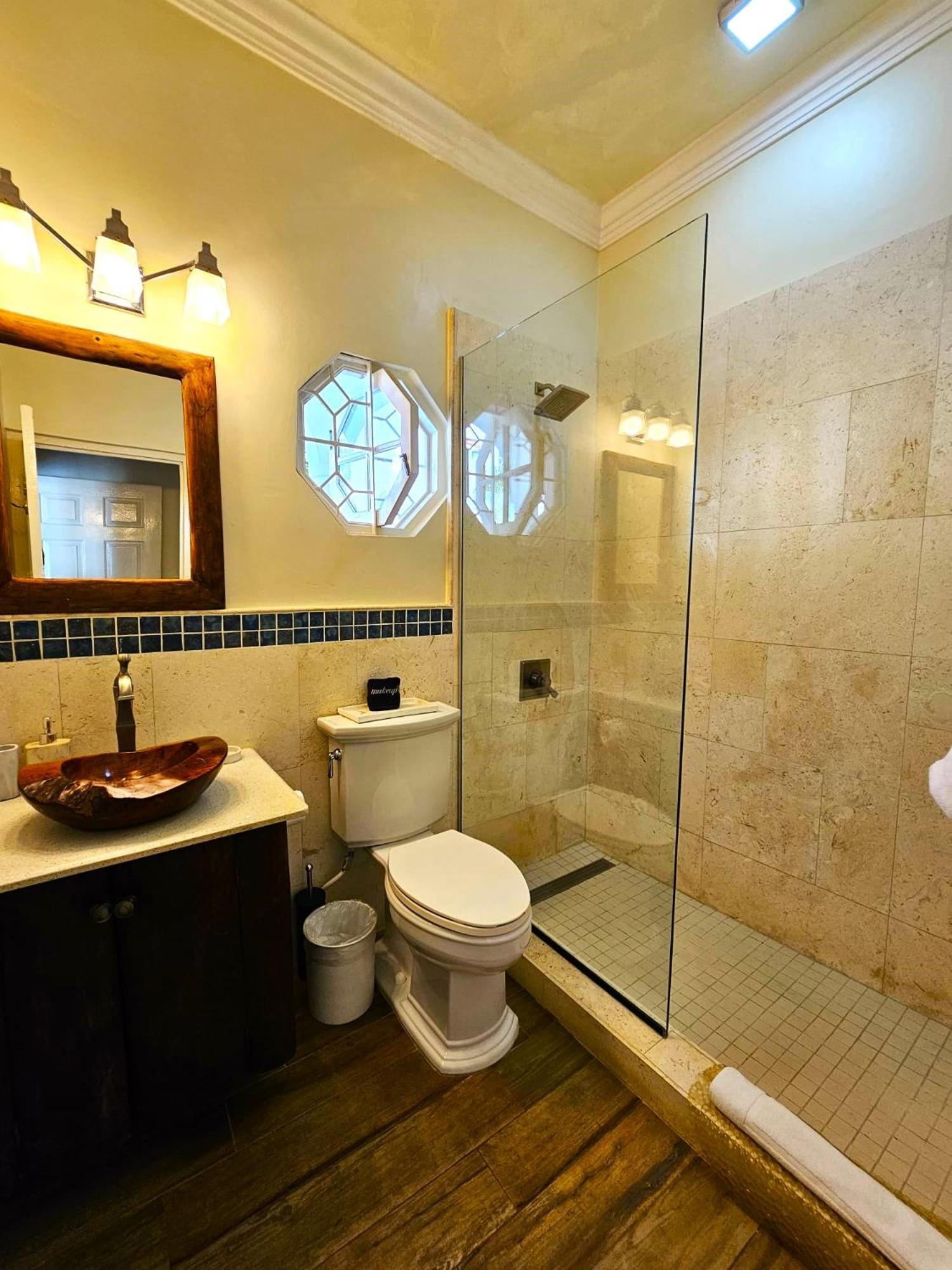 Mais Oui Villa Discovery Bay Eksteriør bilde